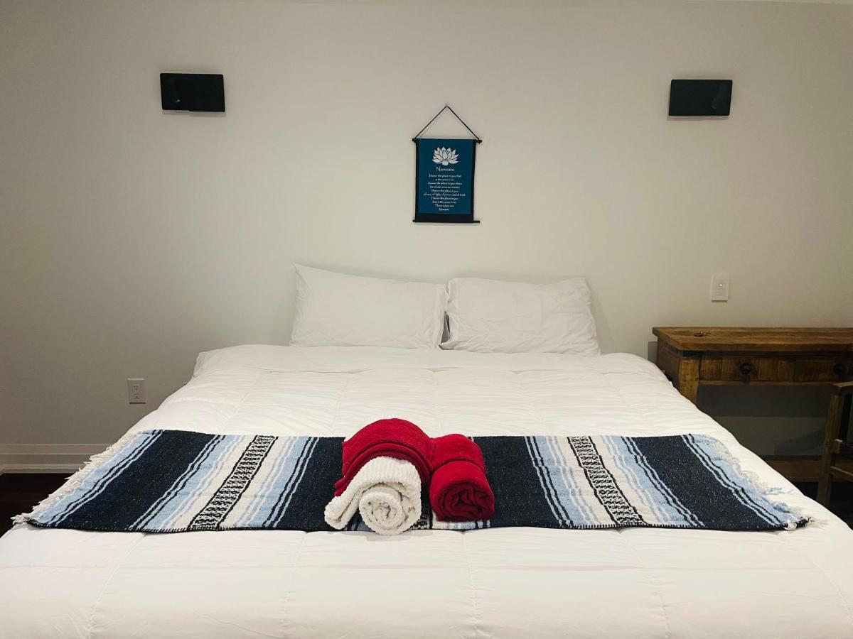 Contemporary Near Horseshoe Fall Bed & Breakfast *